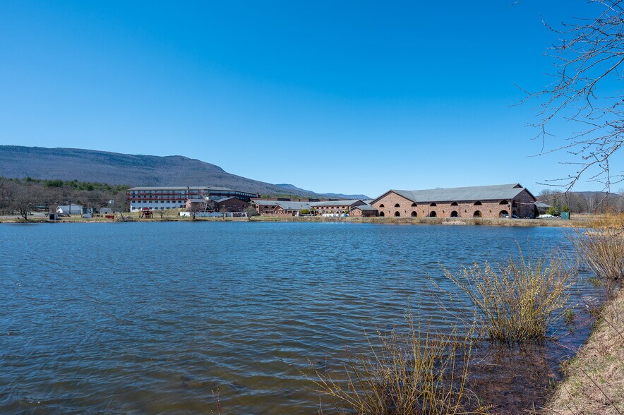 More Photos Of 4858 Route 32, Catskill Hotel For Lease