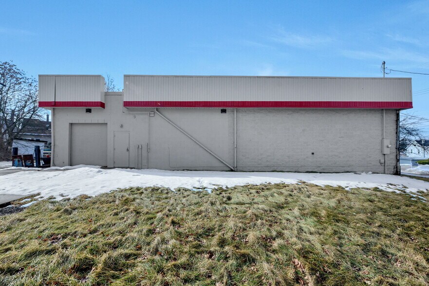 More Photos Of 177 Lexington Ave, Mansfield Freestanding For Sale