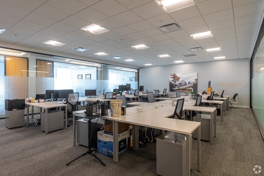 More Photos Of 2550 Pacific Ave, Dallas Coworking Space