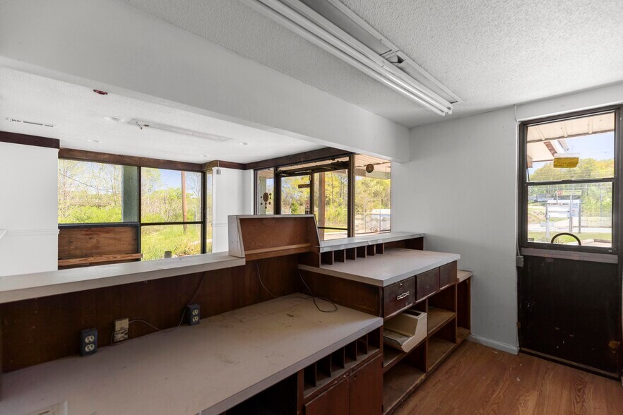 More Photos Of 1010 N Eufaula Ave, Eufaula Hotel For Sale