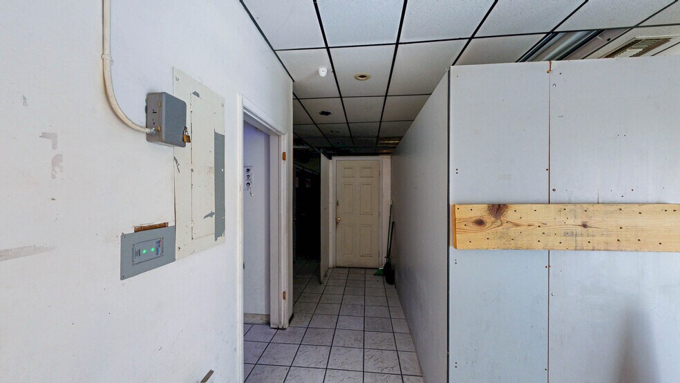 More Photos Of 27330 S Dixie Hwy, Homestead Storefront Retail Office For Sale