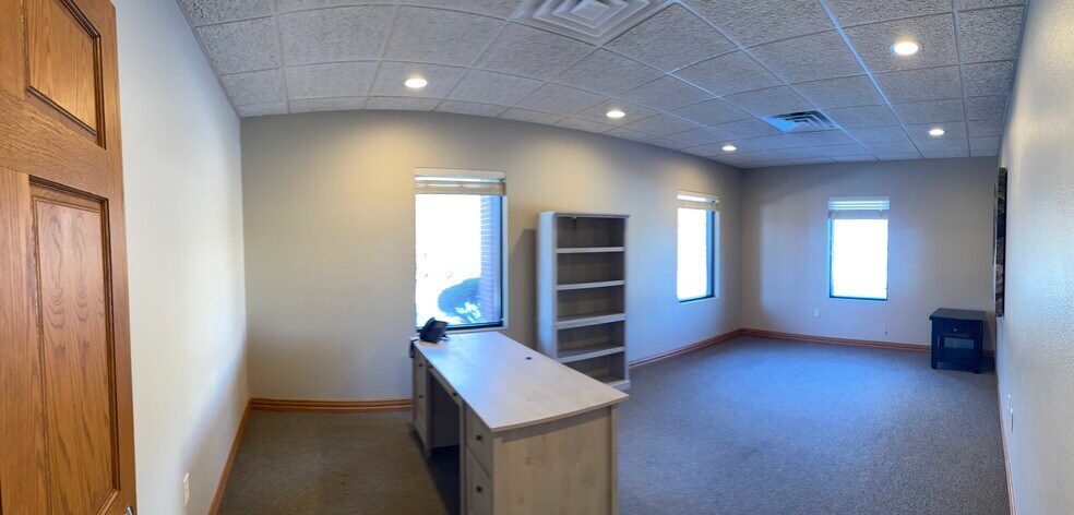 More Photos Of 2270 Holmgren Way, Green Bay Office For Lease