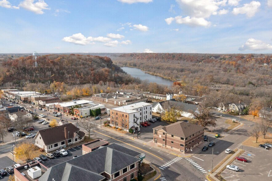 More Photos Of 307 N Cascade St, Osceola Medical For Lease