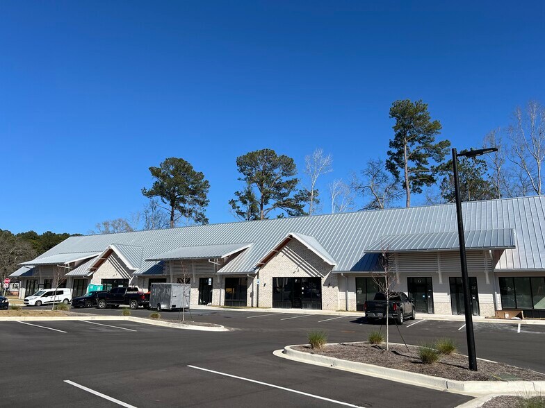 More Photos Of 617 Myers Rd, Summerville Office For Lease