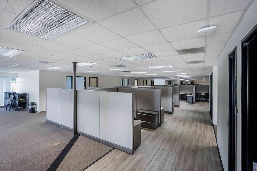 More Photos Of 1900 E Carnegie Ave, Santa Ana Research And Development For Lease