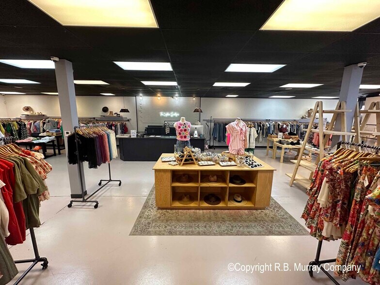 More Photos Of 1324-1326 E. Battlefield, Springfield General Retail For Lease