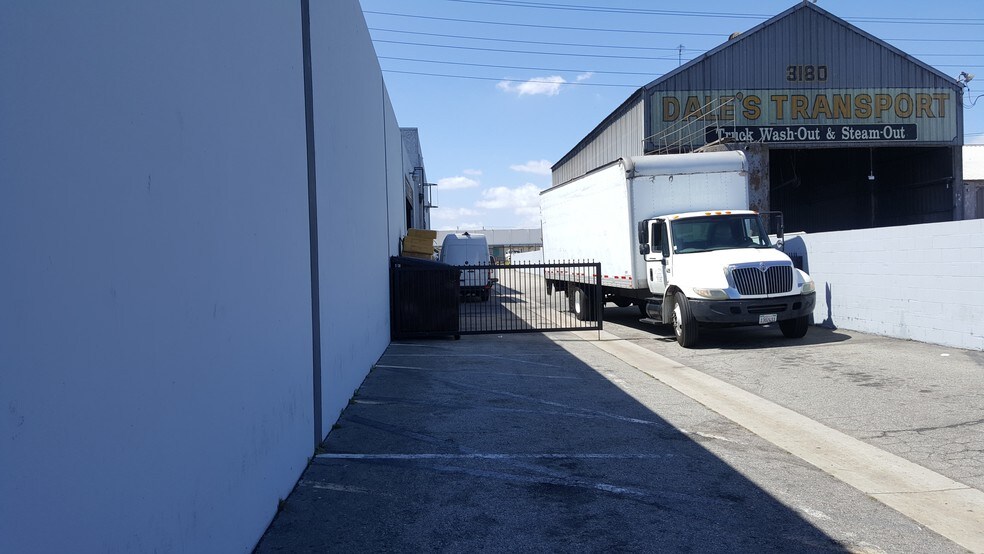 More Photos Of 3200 Bandini Blvd, Vernon Manufacturing For Lease