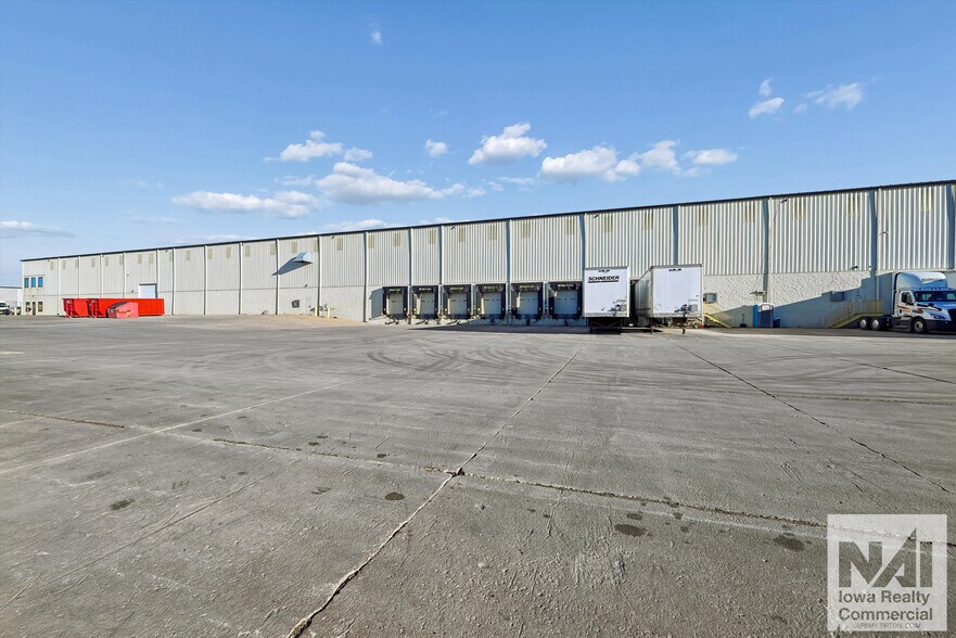 Primary Photo Of 4600-5000 20th Ave SW, Cedar Rapids Warehouse For Lease