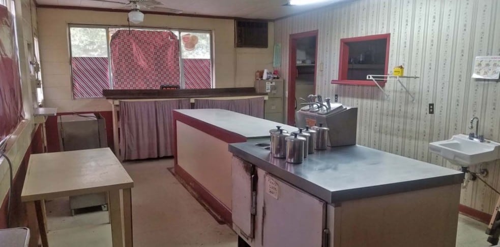 More Photos Of 681 Ash Flat Dr, Ash Flat Restaurant For Sale