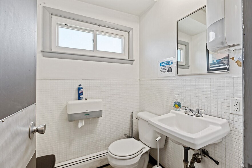 More Photos Of 122 Lyons Rd, Sidney Industrial For Sale