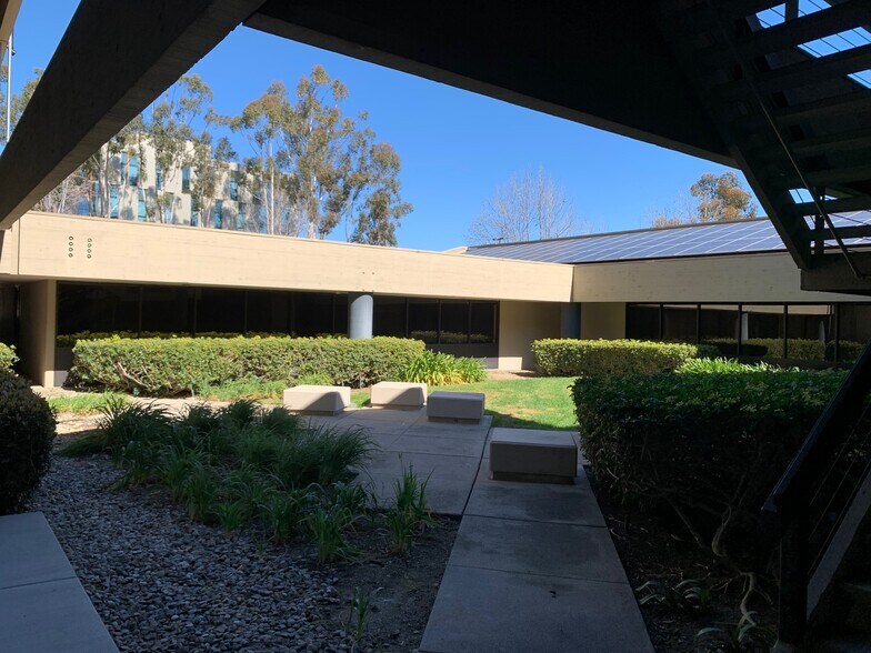 More Photos Of 16885 W Bernardo Dr, San Diego Loft Creative Space For Lease