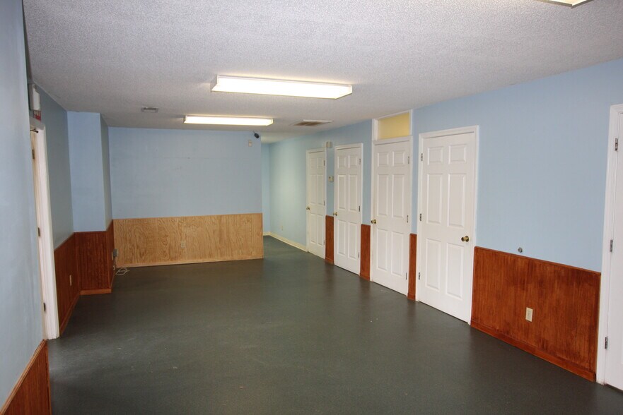 More Photos Of 691 N Cave Spring St, Cedartown Specialty For Sale