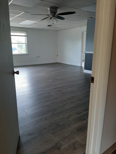 More Photos Of 11565 Perry Hwy, Wexford Storefront Retail Office For Lease