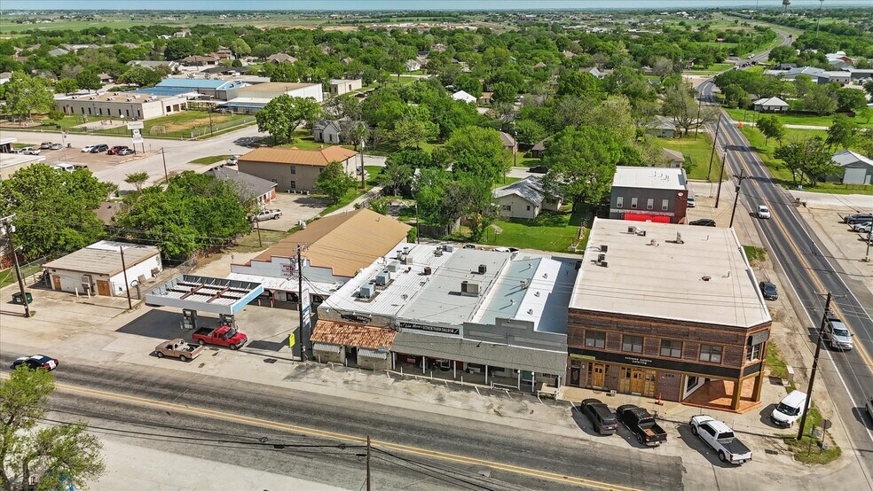 More Photos Of 206 W McCart St, Krum Storefront For Sale
