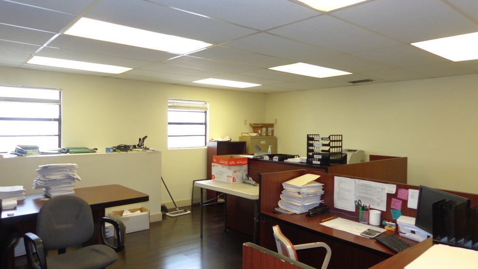 More Photos Of 13977-13981 SW 140th St, Miami Light Distribution For Sale