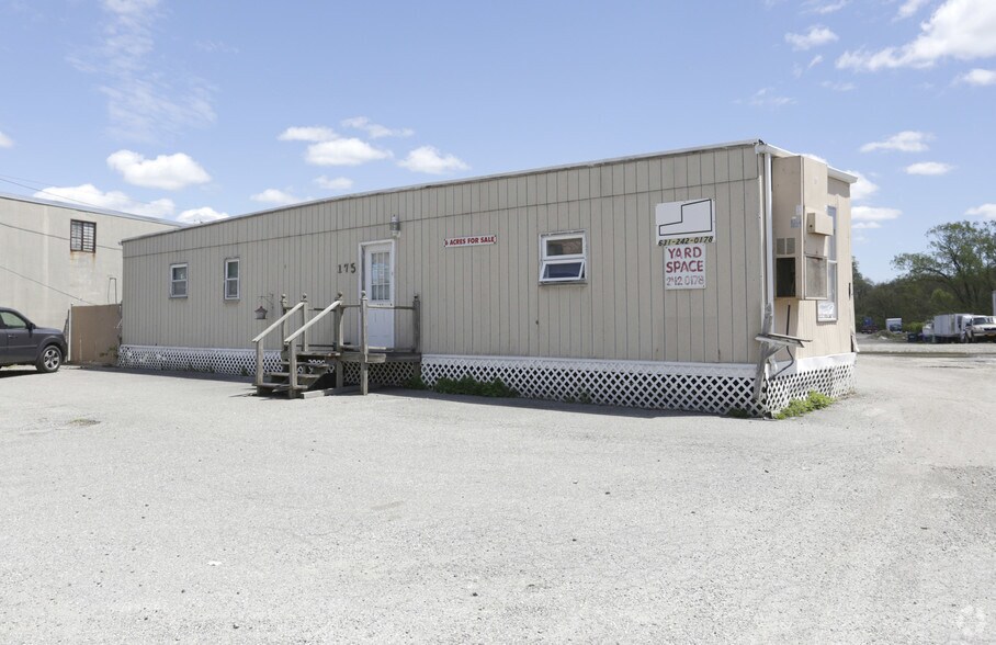 More Photos Of 175 Brook Ave, Deer Park Land For Lease