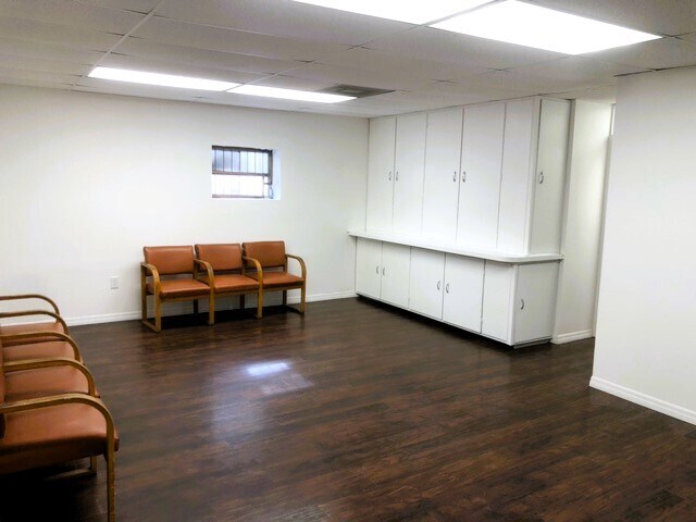 More Photos Of 5711 N 50th St, Tampa Office For Lease