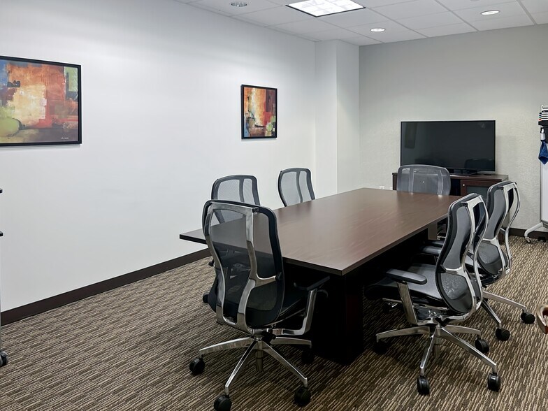 More Photos Of 1 Alhambra Plz, Coral Gables Coworking Space