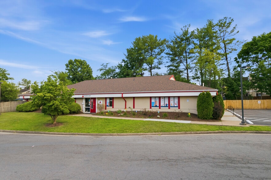 More Photos Of 83 Sugarland Run Dr, Sterling Daycare Center For Lease