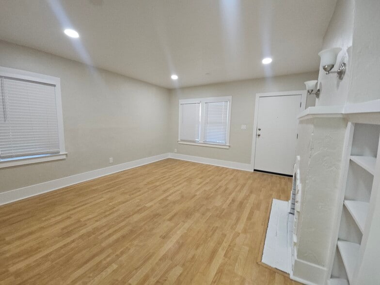 More Photos Of 2017 30th St, Sacramento Apartments For Sale