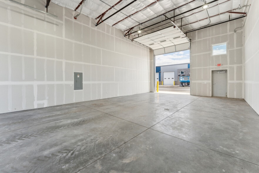 More Photos Of 18704 Marketplace dr, Queen Creek Industrial For Lease