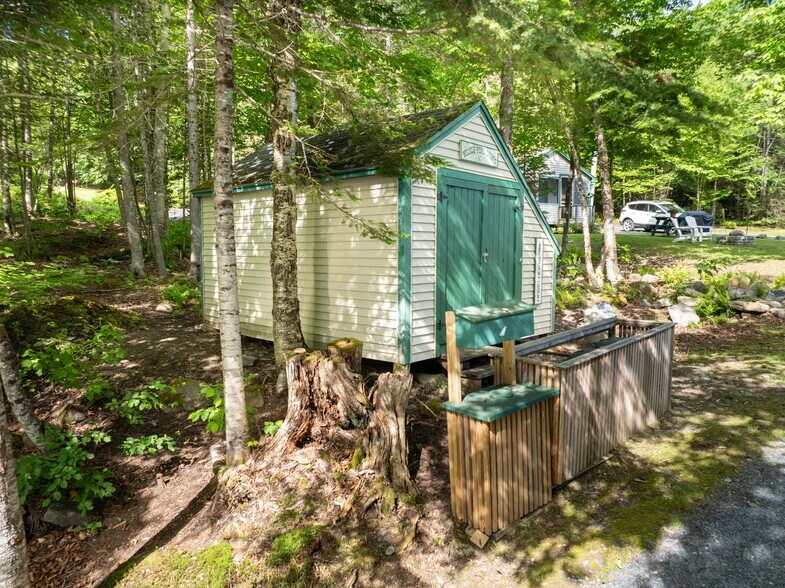 More Photos Of 15 Lower Wilson Pond Rd, Greenville Specialty For Sale