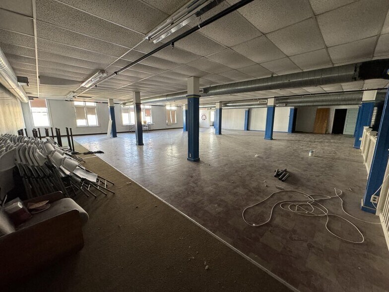 More Photos Of 137 S Main St, Adrian Storefront Retail Office For Lease