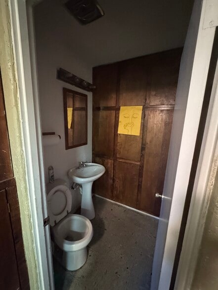 More Photos Of 1812 Santa Paula Dr, Las Vegas Medical For Sale