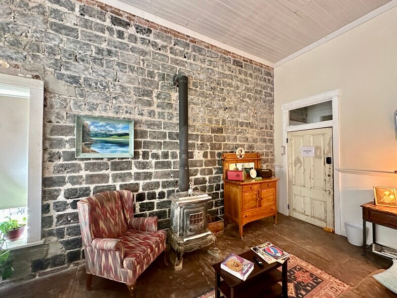 More Photos Of 163 Park Ave, Clifton Hotel For Sale