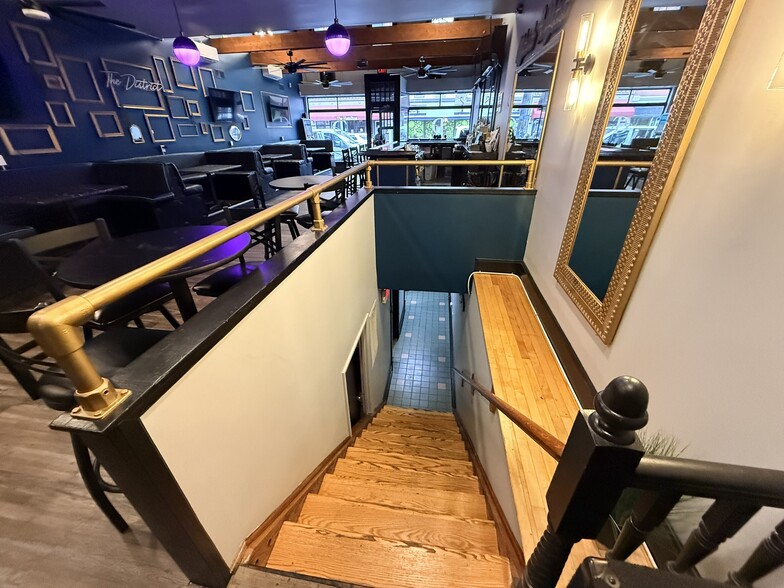More Photos Of 4034 Hamilton Ave, Cincinnati Storefront Retail Office For Sale