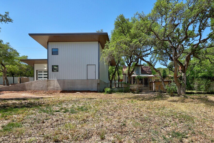 More Photos Of 14221 FM 2769, Leander Light Manufacturing For Sale