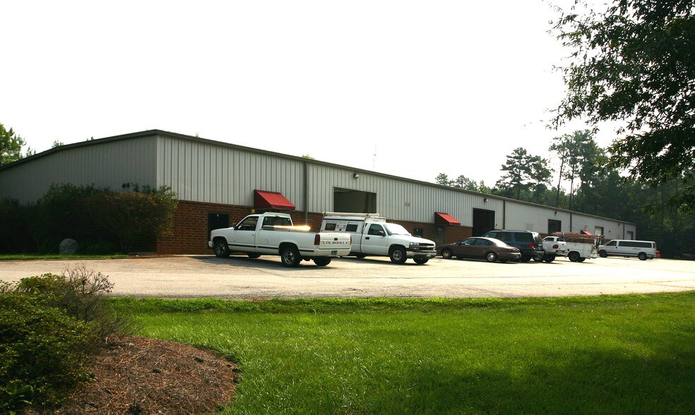 More Photos Of 105 Rupert Rd, Raleigh Warehouse For Lease
