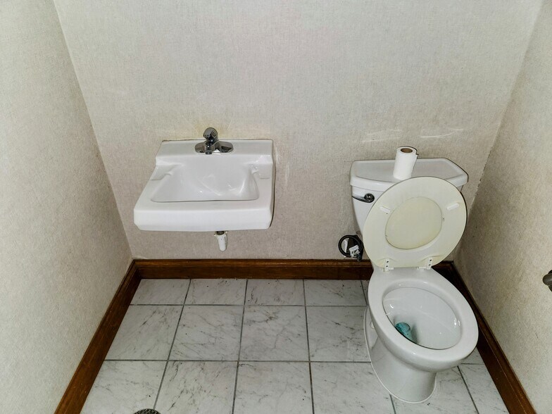 More Photos Of 5185 US Route 60, Huntington Medical For Sale