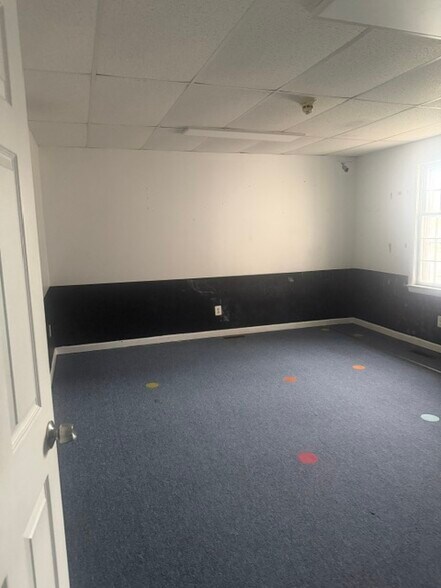 More Photos Of 25 E Laurel Rd, Stratford Medical For Sale