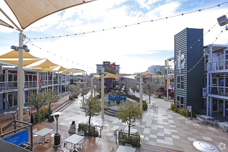 More Photos Of 707 Fremont St, Las Vegas General Retail For Lease