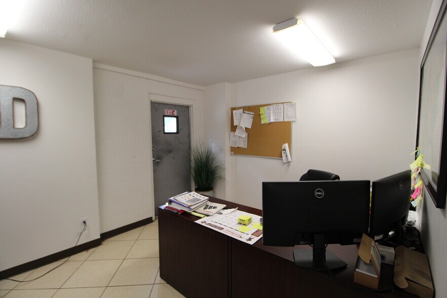 More Photos Of 2208 58th Ave E, Bradenton Industrial For Sale