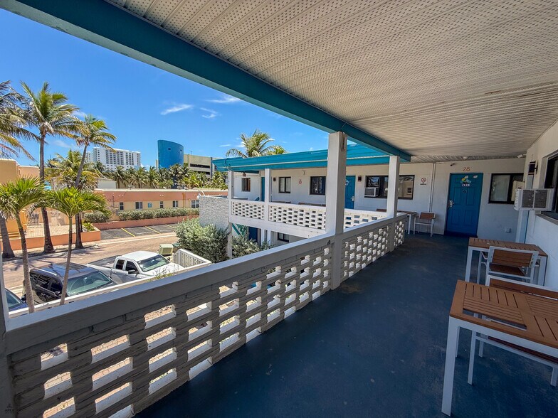 More Photos Of 315 Arthur St, Hollywood Hotel For Sale