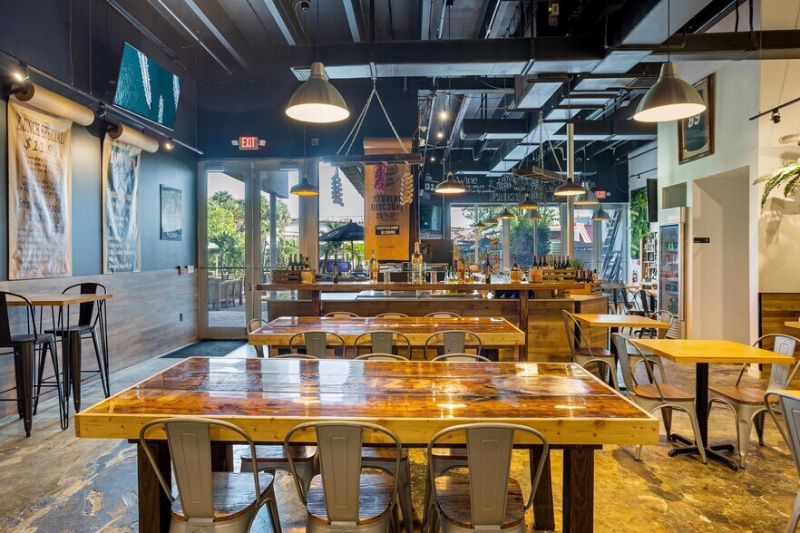 More Photos Of 5840 SW 71st St, South Miami Restaurant For Lease