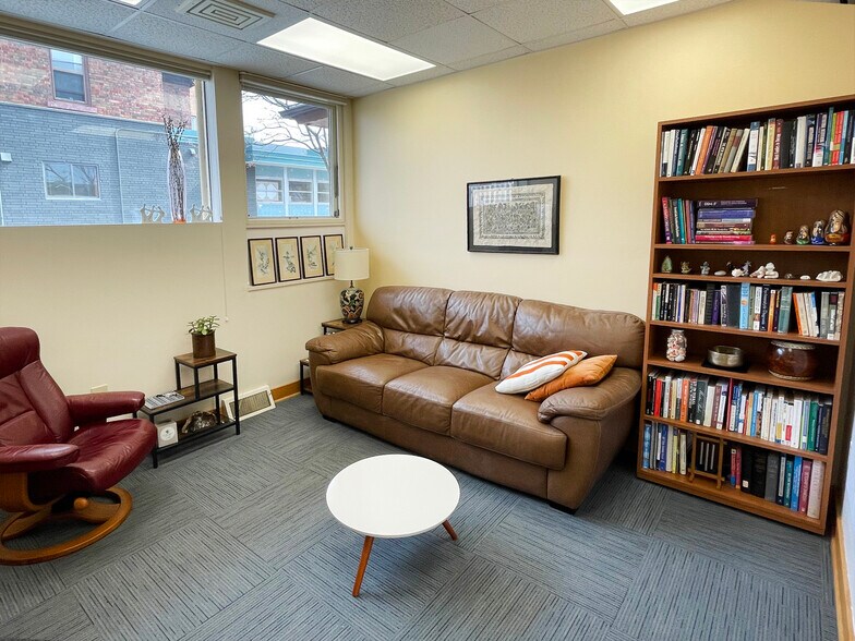 More Photos Of 1920 Monroe St, Madison Medical For Lease