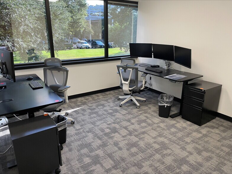 More Photos Of 6805 N Capital of Texas Hwy, Austin Office For Lease
