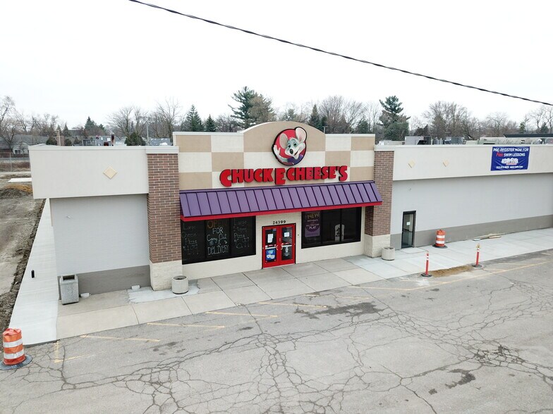 More Photos Of 24399-24411 Michigan Ave, Dearborn Freestanding For Lease