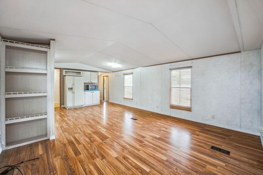 More Photos Of 7517 Us Highway 67, Stephenville Light Distribution For Sale