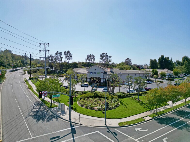 More Photos Of 3941 Spring Rd, Moorpark Storefront Retail Office For Lease