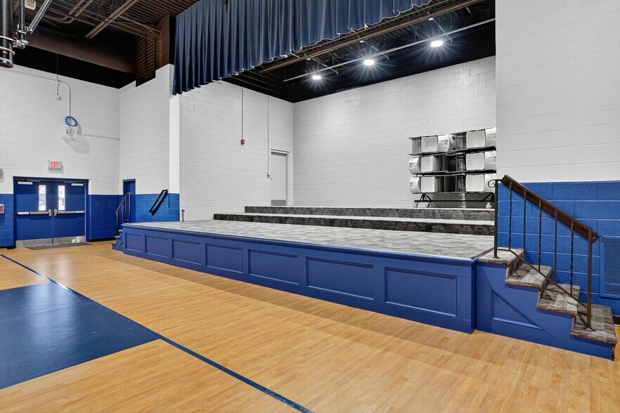 More Photos Of 8225 Barrett Dr, Manassas Religious Facility For Lease