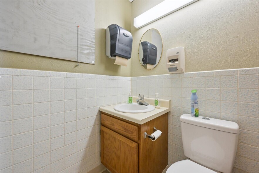 More Photos Of 7510 Sherman St, Denver Office For Sale