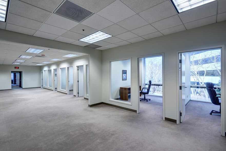 More Photos Of 400 Riverview Plz, Trenton Office For Lease