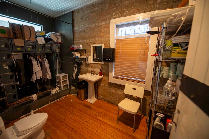More Photos Of 1829 W Chicago Ave, Chicago Storefront Retail Residential For Lease