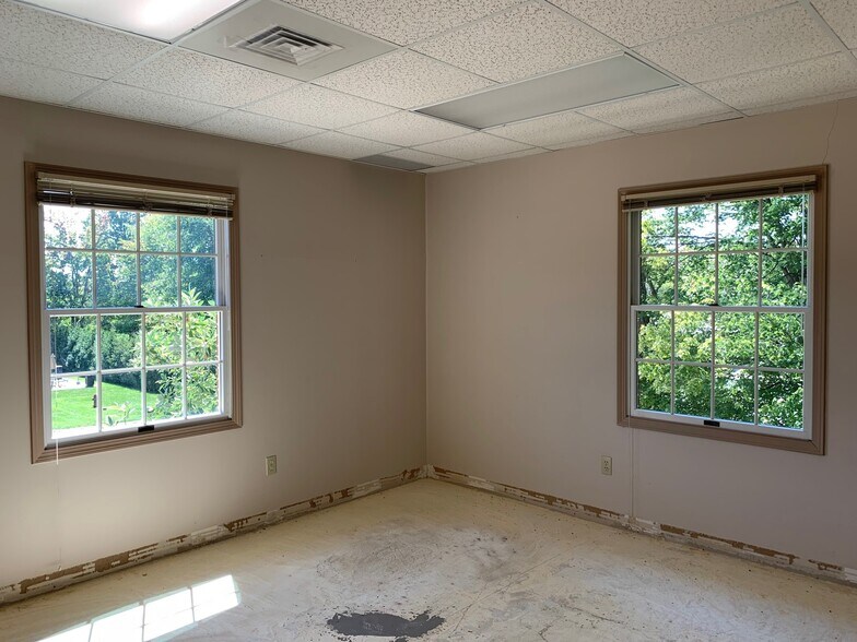 More Photos Of 308 N Cleveland Massillon Rd, Akron Office For Lease