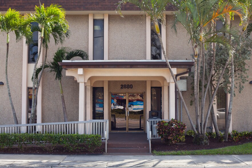 More Photos Of 2880 W Oakland Park Blvd, Fort Lauderdale Office Residential For Lease