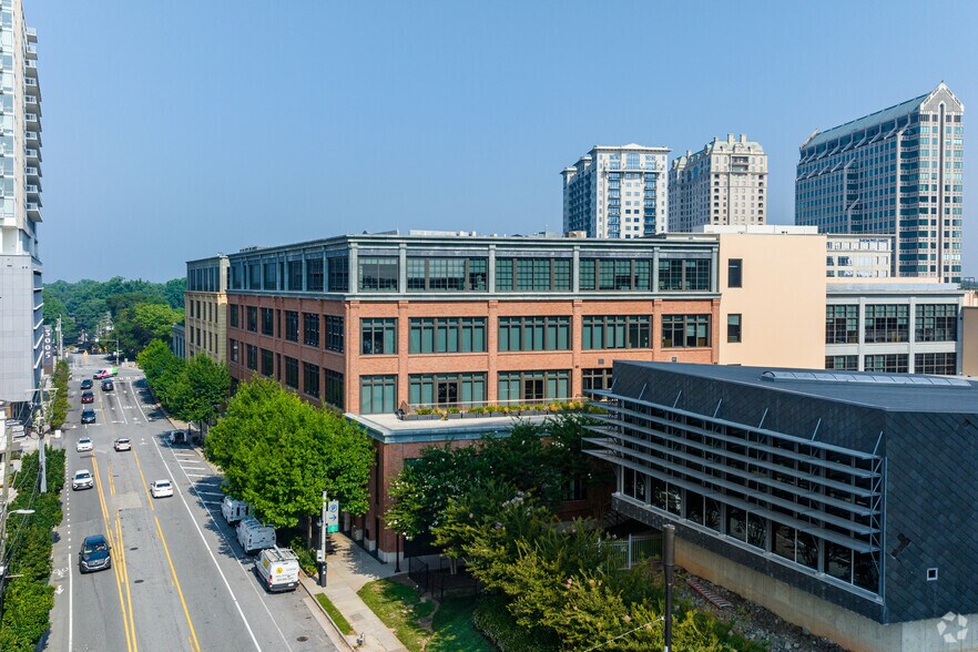 More Photos Of 3035 Peachtree Rd, Atlanta Office For Lease